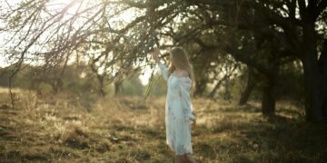 Vivre comme l’eau : la force discrète d’une personnalité entière