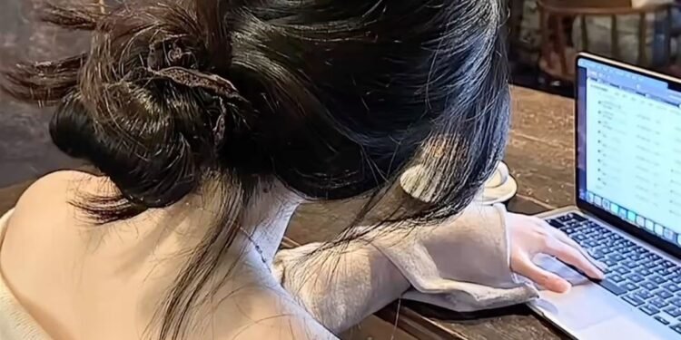 La beauté ouvre les portes, la lucidité apprend à rester