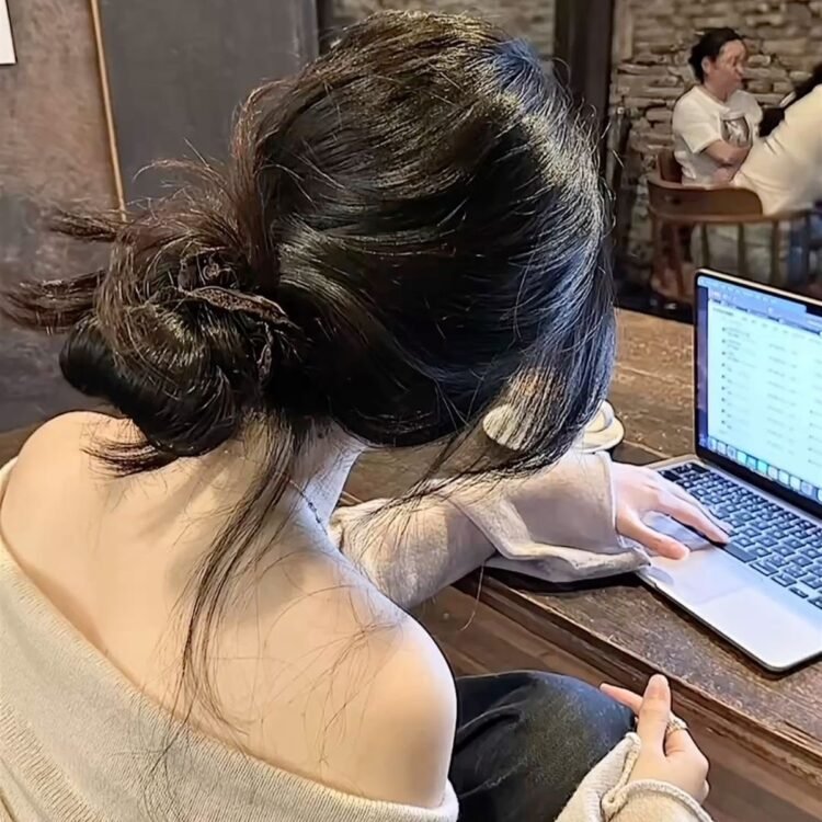 La beauté ouvre les portes, la lucidité apprend à rester