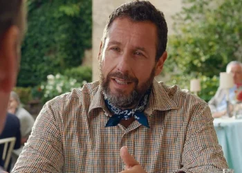 Netflix revisite L’Emploi du temps avec Adam Sandler et Willem Dafoe dans un remake ambitieux