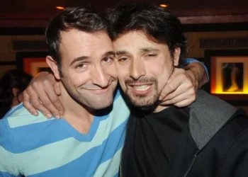 Disparition de Bruno Salomone : Jean Dujardin et le monde du spectacle rendent hommage à un comédien profondément aimé