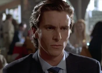 Si vous avez aimé American Psycho, cette nouvelle série pourrait vous surprendre : The Shards adapte un roman du même auteur